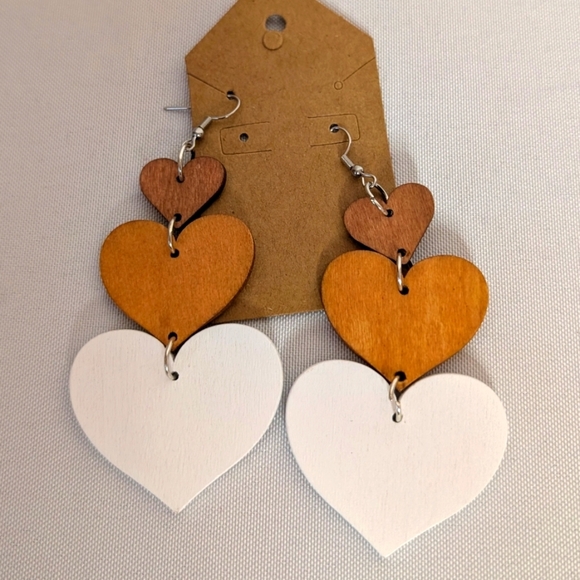 Hearts Dangle Earrings Wooden New - Picture 1 of 1